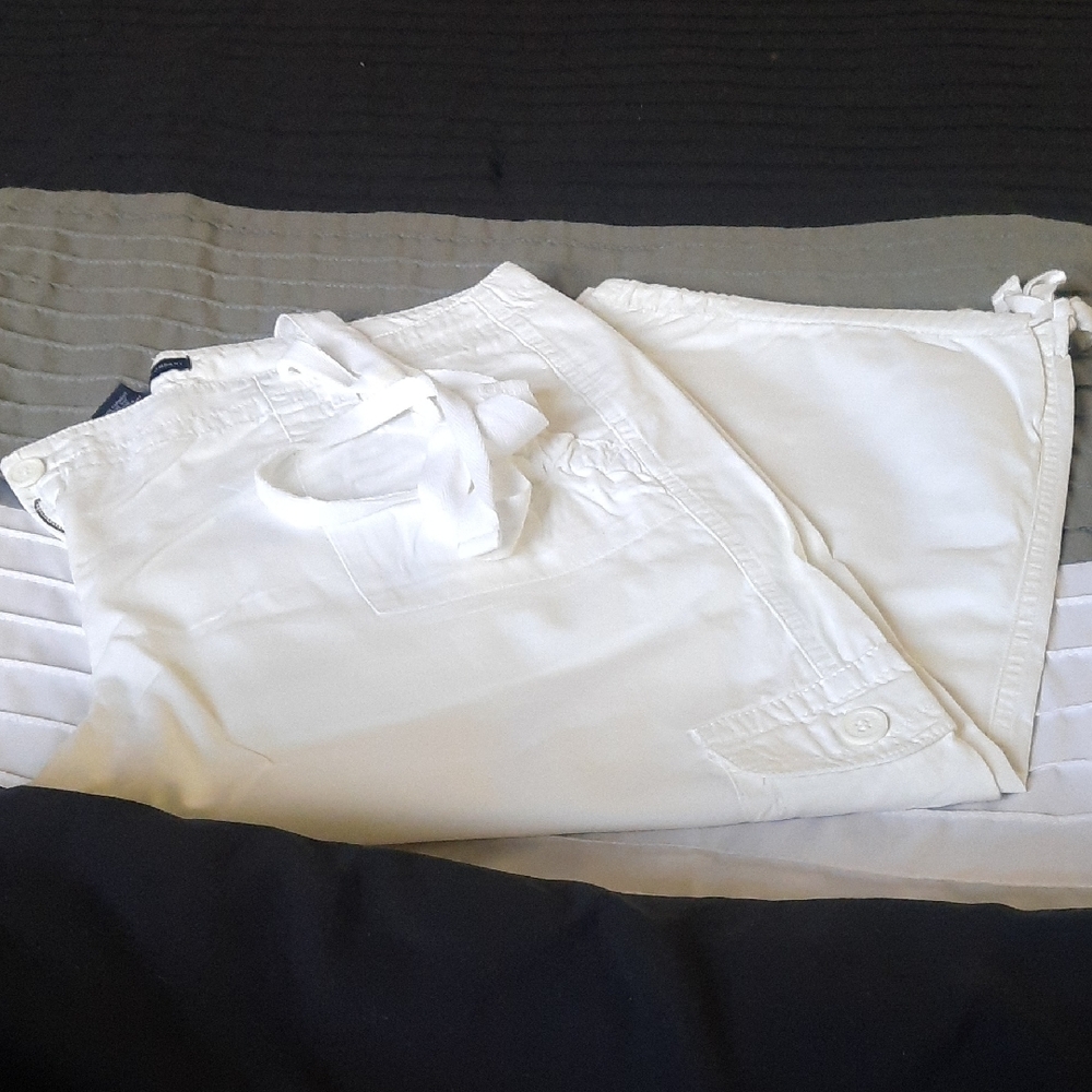 New York & Company White Capris